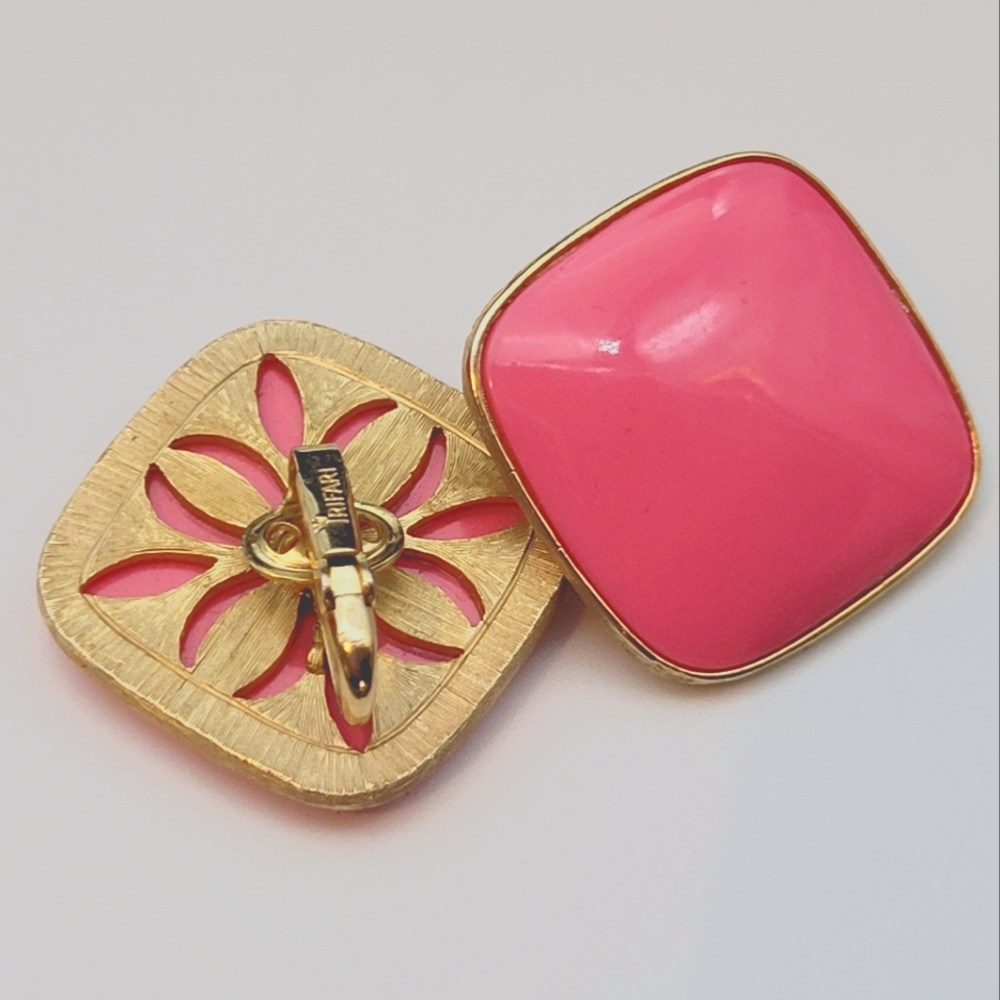 Vintage Crown Trifari Pink Earrings ClipOn Mod Rare